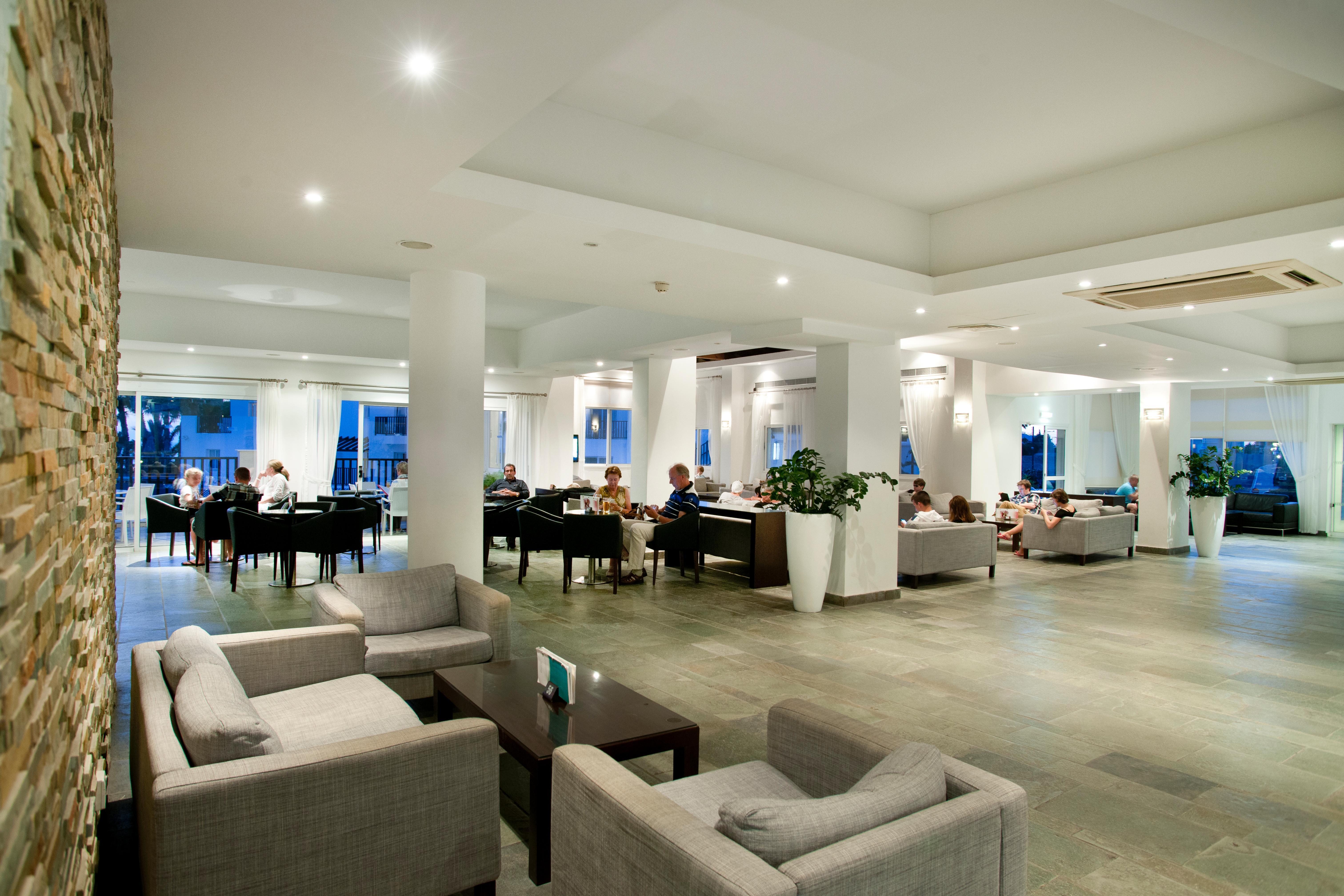 Akti Beach Hotel & Village Resort Klorakas Konforlar fotoğraf